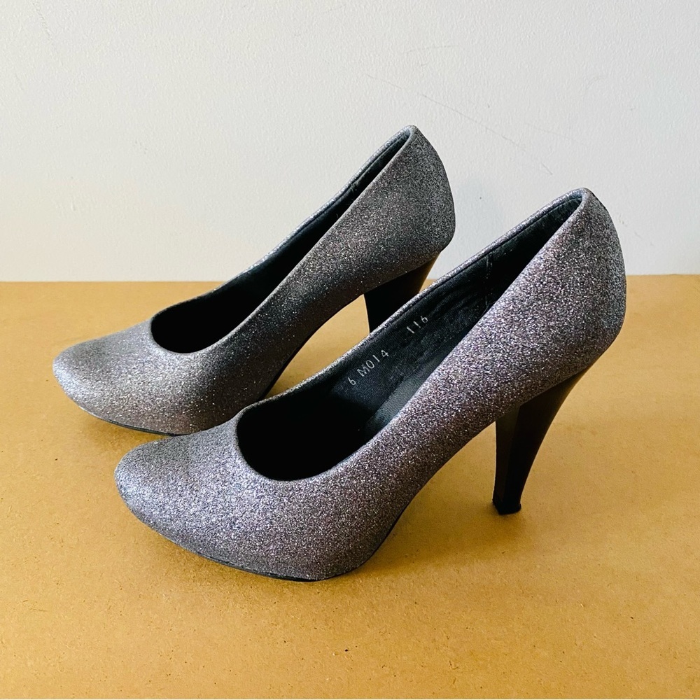 Gabriella Rocha Glittery Heels pumps size 6 VGUC Msrp $60 worn once - Picture 2 of 11